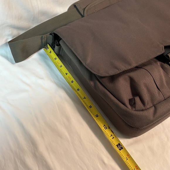 STM Scout 2 Medium Laptop Shoulder Bag , Olive - Picture 12 of 16